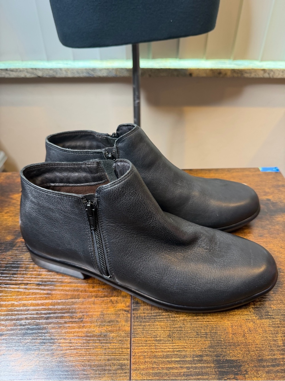 Naot Helm ankle boots black water-resistant leather dual side zippers Size 11